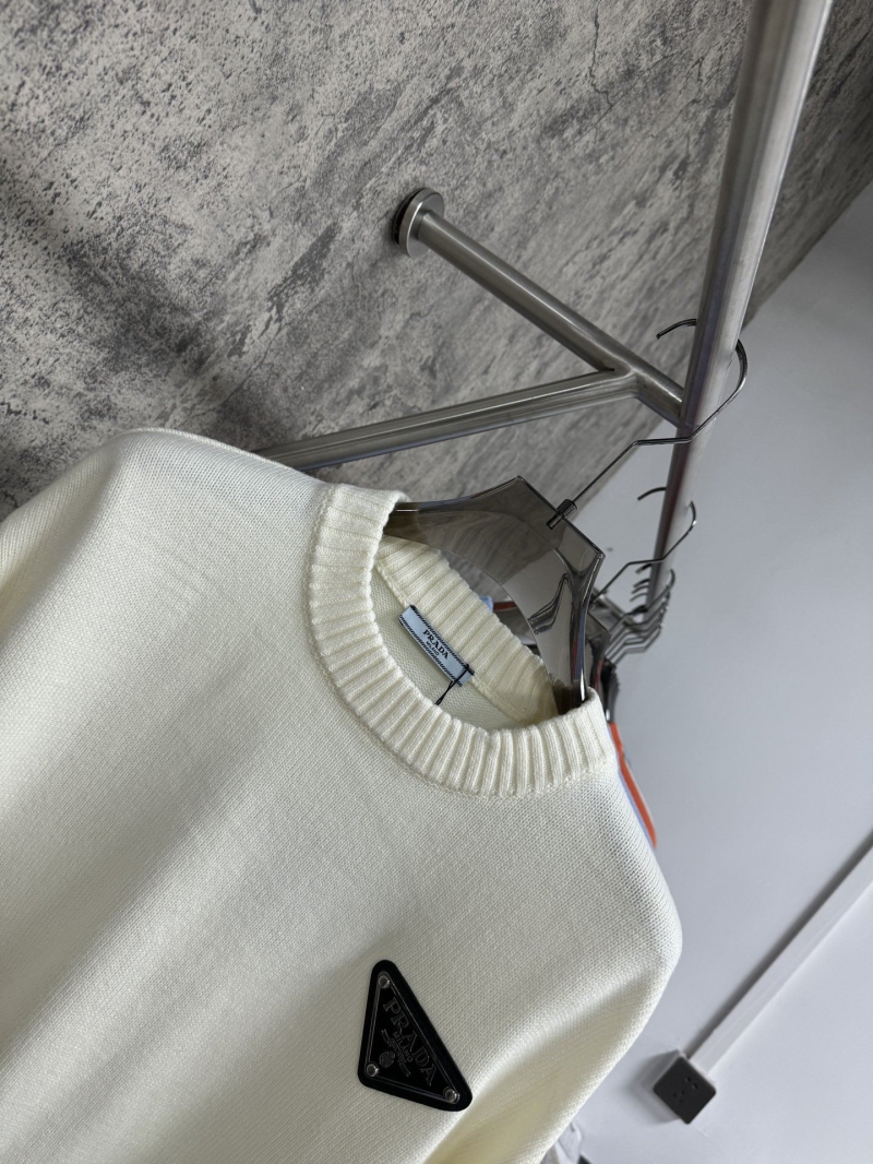 Pra*a sweater